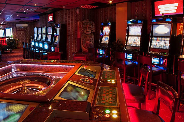 mpo102 platform interface showing sportsbook, live tables, and slot games